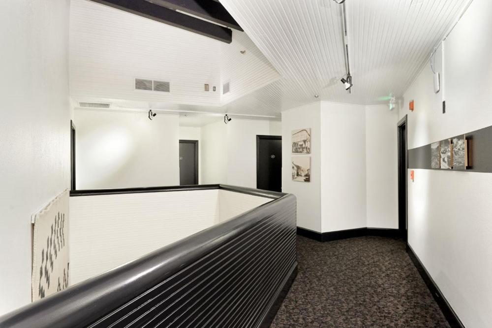Independence Square 213, Spacious Hotel Room With 2 Queen Beds, Wet Bar, And Sitting Area Aspen Eksteriør billede